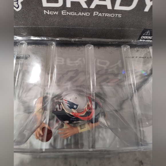 Tom Brady McFarlane 2008 Patriots NFL Football Collector Figure 🏈 - Picture 7 of 7